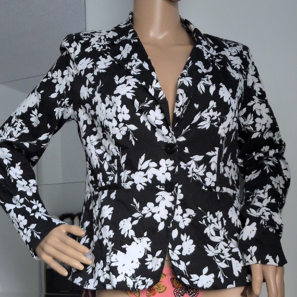 Premise Black and White Floral Blazer